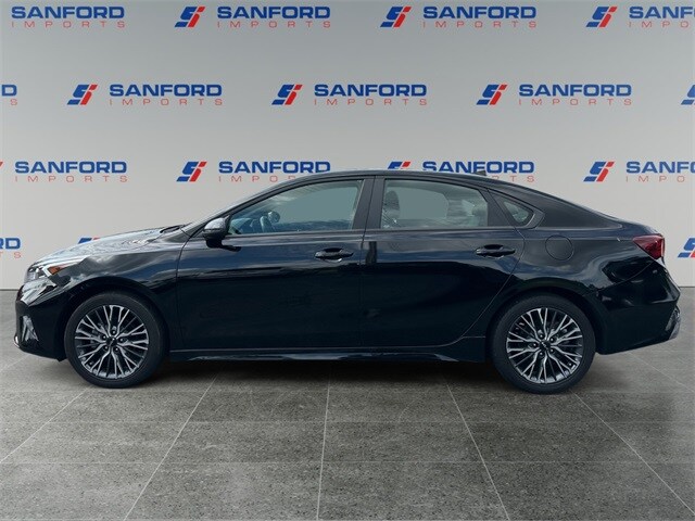 2024 Kia Forte GT-Line photo 2