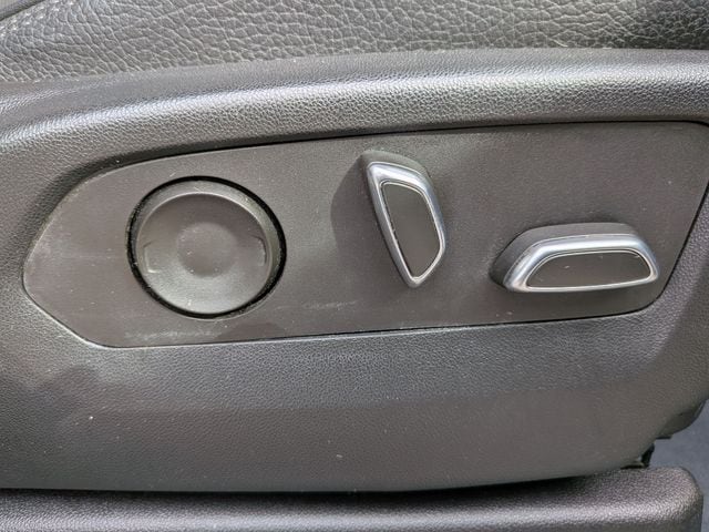 2023 GMC Yukon Denali - Photo 38
