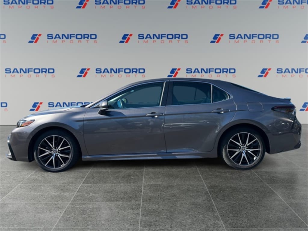 Used 2023 Toyota Camry SE Sedan