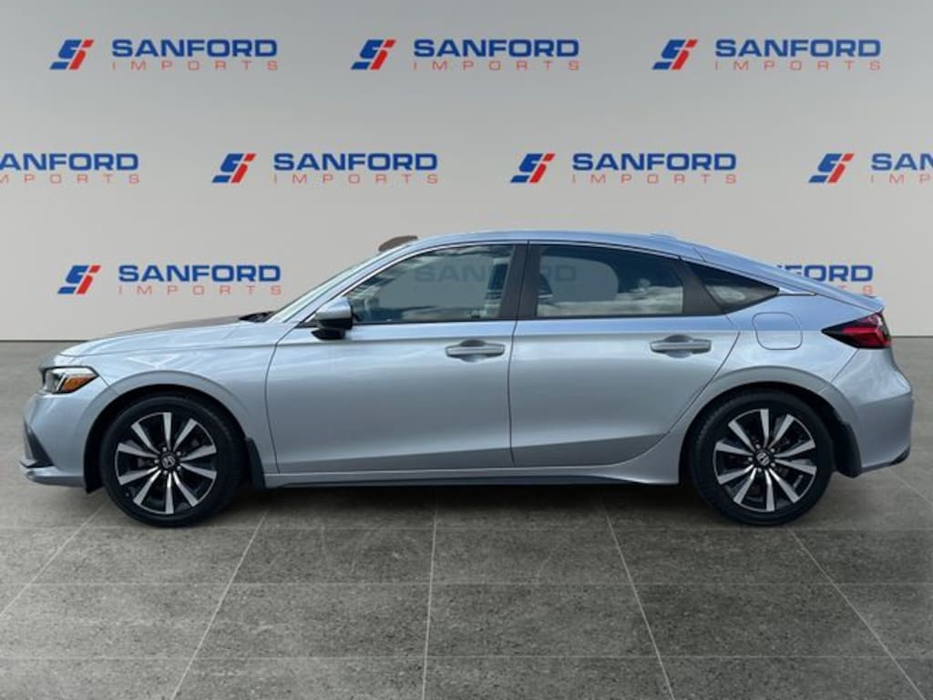 Used 2024 Honda Civic EX-L Hatchback