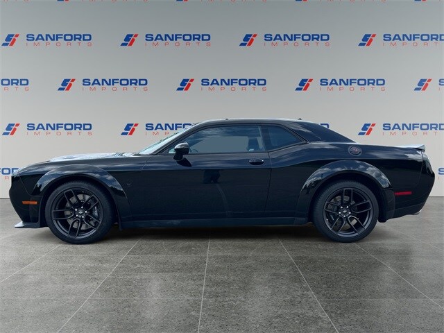 2022 Dodge Challenger R/T Scat Pack Widebody photo 2