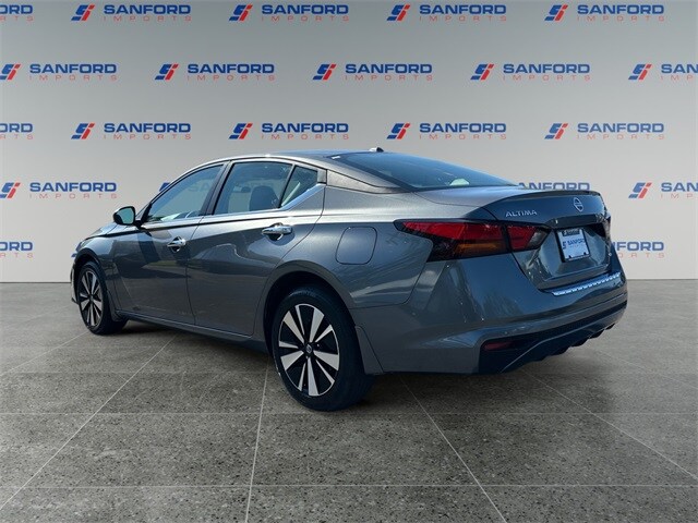 2021 Nissan Altima 2.5 SV photo 3
