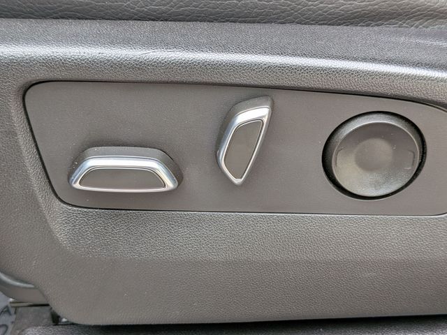 2023 GMC Yukon Denali - Photo 15