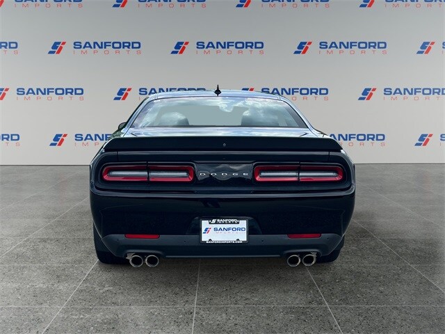 2022 Dodge Challenger R/T Scat Pack Widebody photo 4