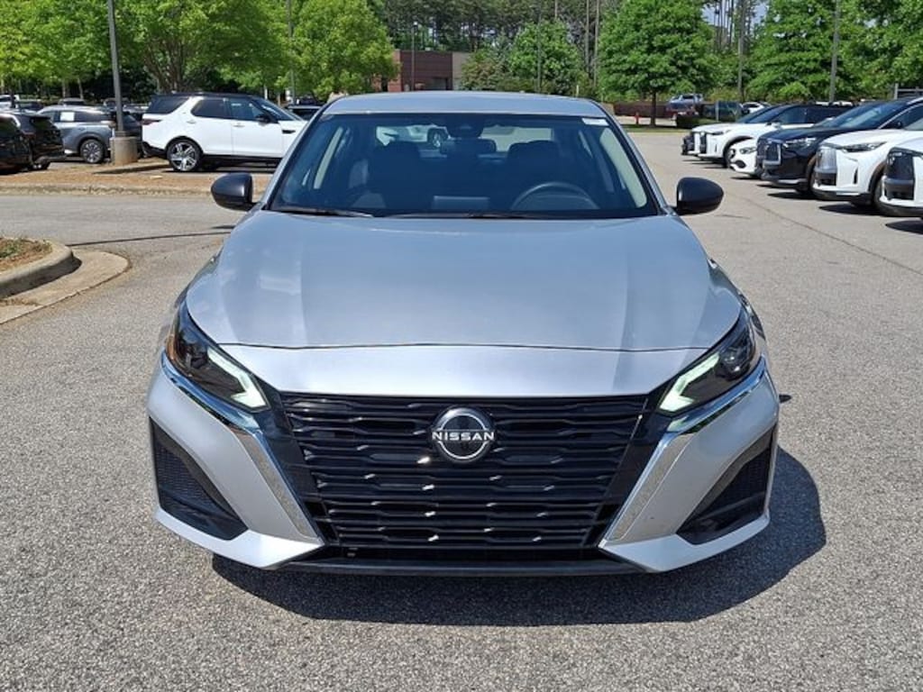 Used 2024 Nissan Altima 2.5 SV Sedan