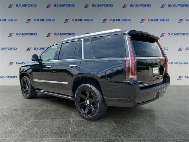 2019 Cadillac Escalade Platinum photo 3