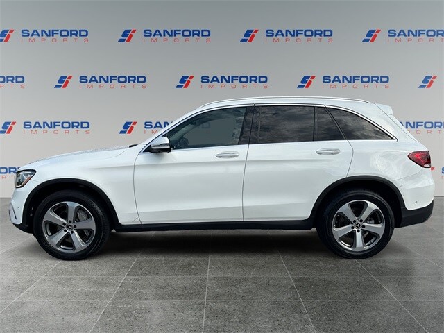 2021 Mercedes Benz GLC 300 photo 2