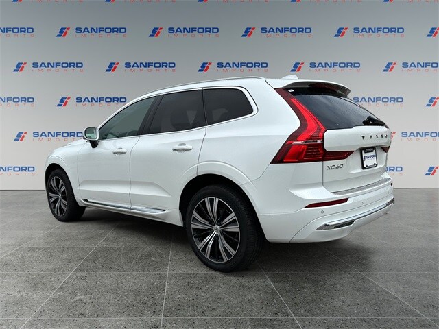 2022 Volvo XC60 B5 Inscription photo 3