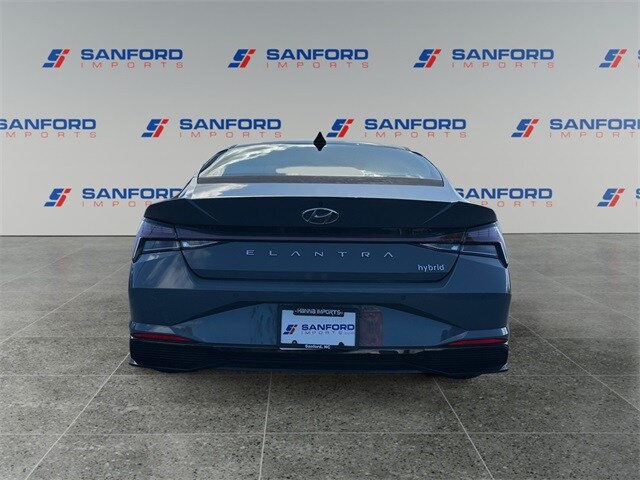 2022 Hyundai Elantra Hybrid Limited photo 3