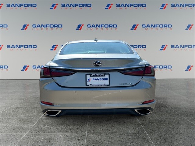 2021 Lexus ES 350 photo 4