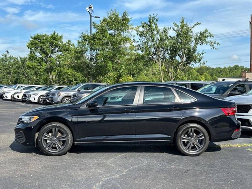Used 2022 Volkswagen Jetta 1.5T SE Sedan