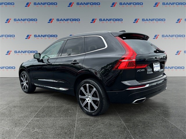 2021 Volvo XC60 T5 Inscription photo 2