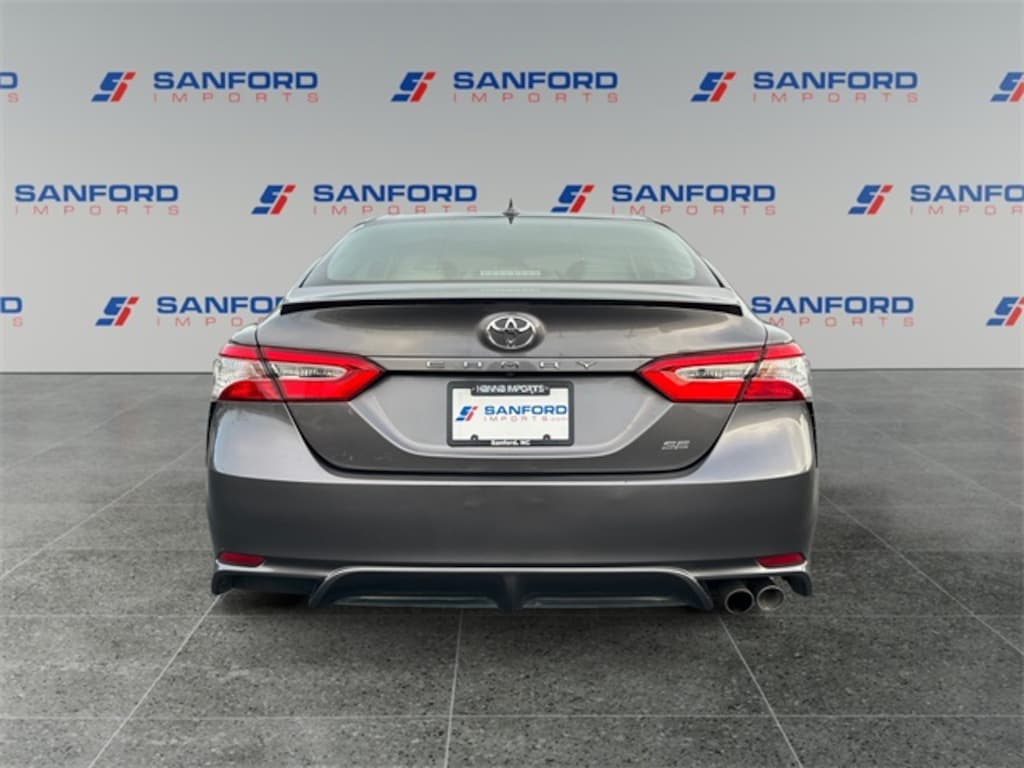 Used 2020 Toyota Camry SE Sedan