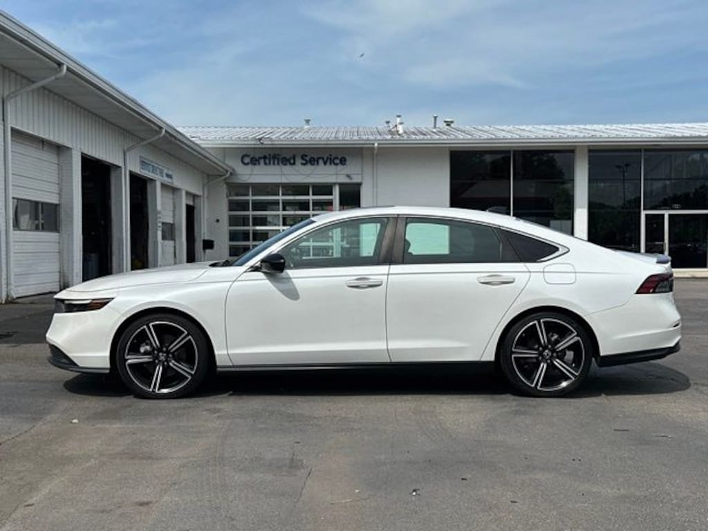 Used 2023 Honda Accord Hybrid Sport w/BSI Sedan