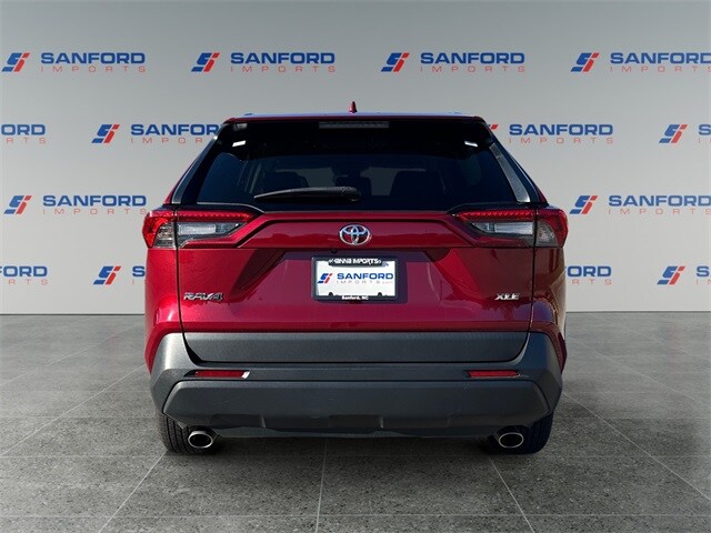 2023 Toyota RAV4 XLE photo 4