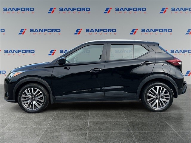 2023 Nissan Kicks SV photo 2