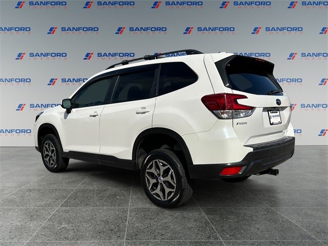 2021 Subaru Forester Premium photo 3