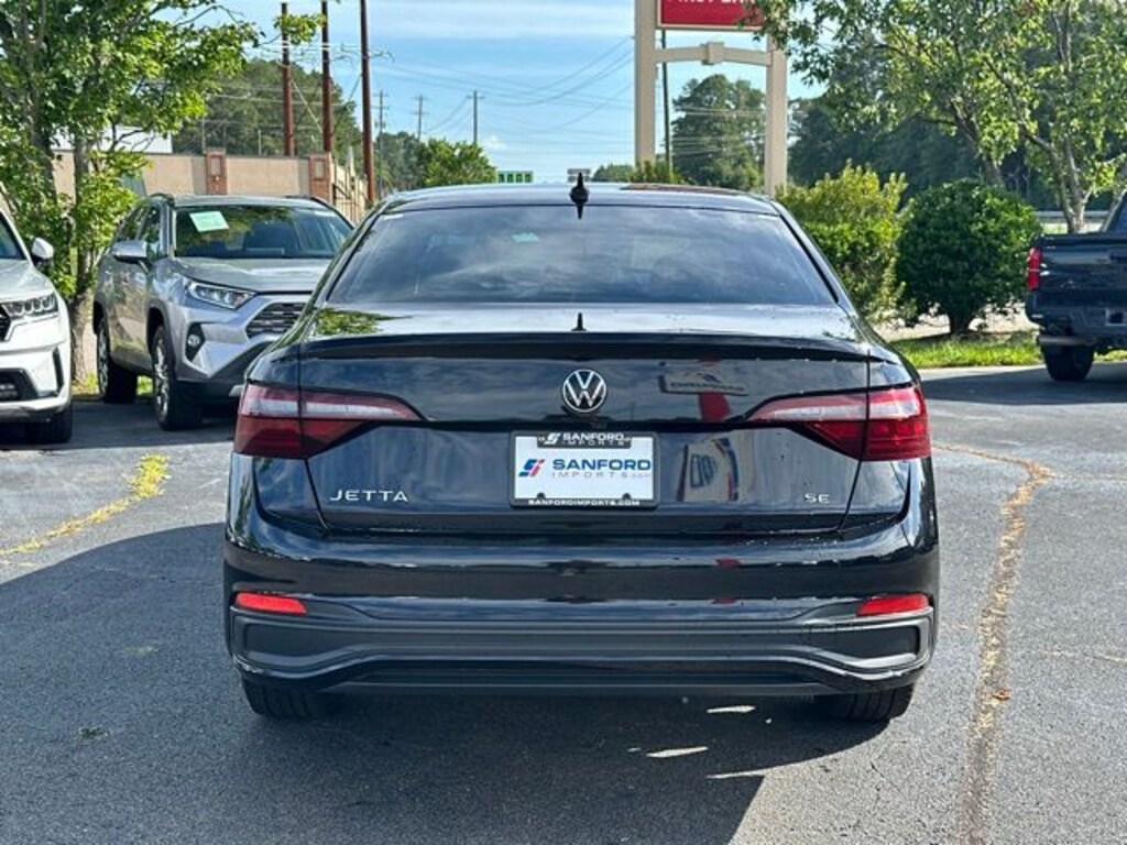 Used 2022 Volkswagen Jetta 1.5T SE Sedan