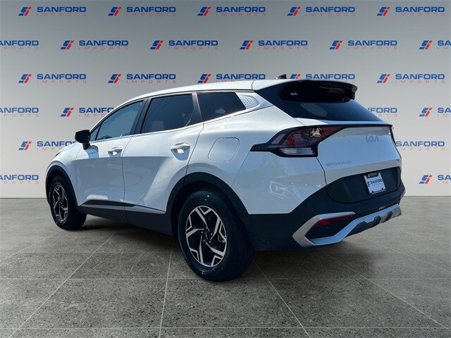 2023 Kia Sportage LX photo 3