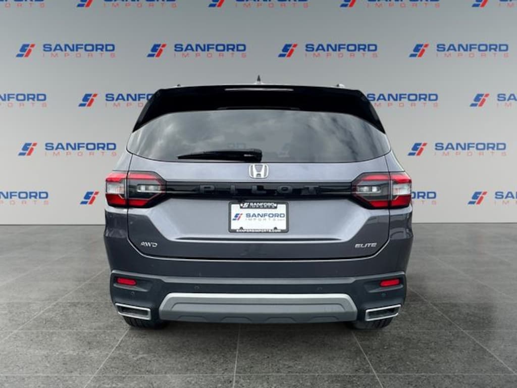 Used 2023 Honda Pilot Elite SUV