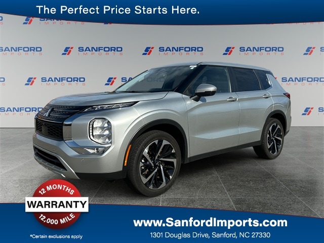 2024 Mitsubishi Outlander SE's photo