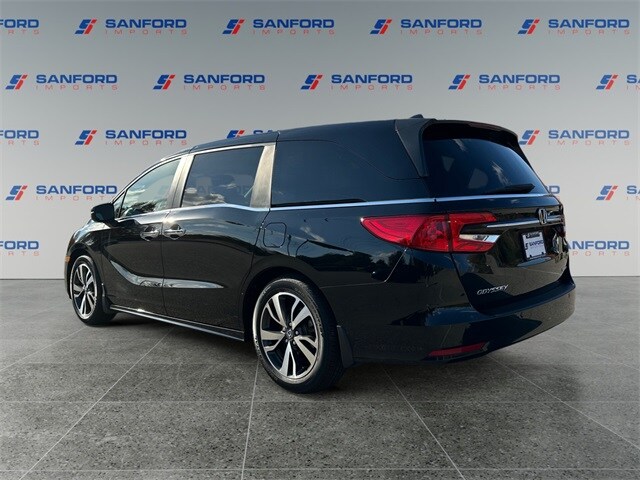 2024 Honda Odyssey Touring photo 3