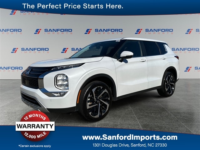 2024 Mitsubishi Outlander SE's photo