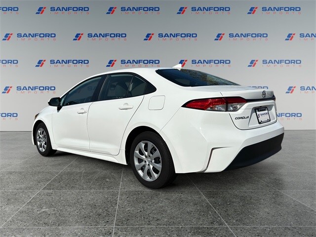2023 Toyota Corolla LE photo 2