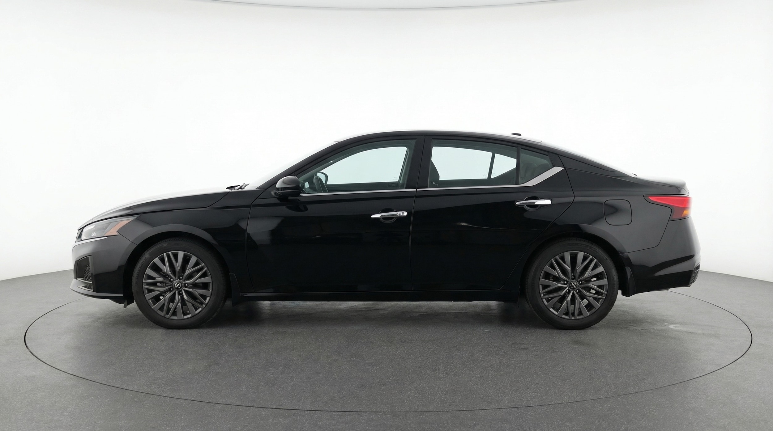 Thumbnail: 2025 Nissan Altima - 4