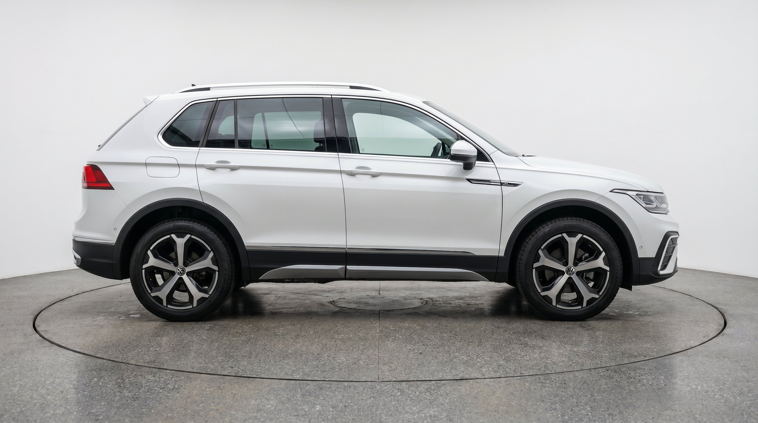 Thumbnail: 2026 Volkswagen Tiguan - 11