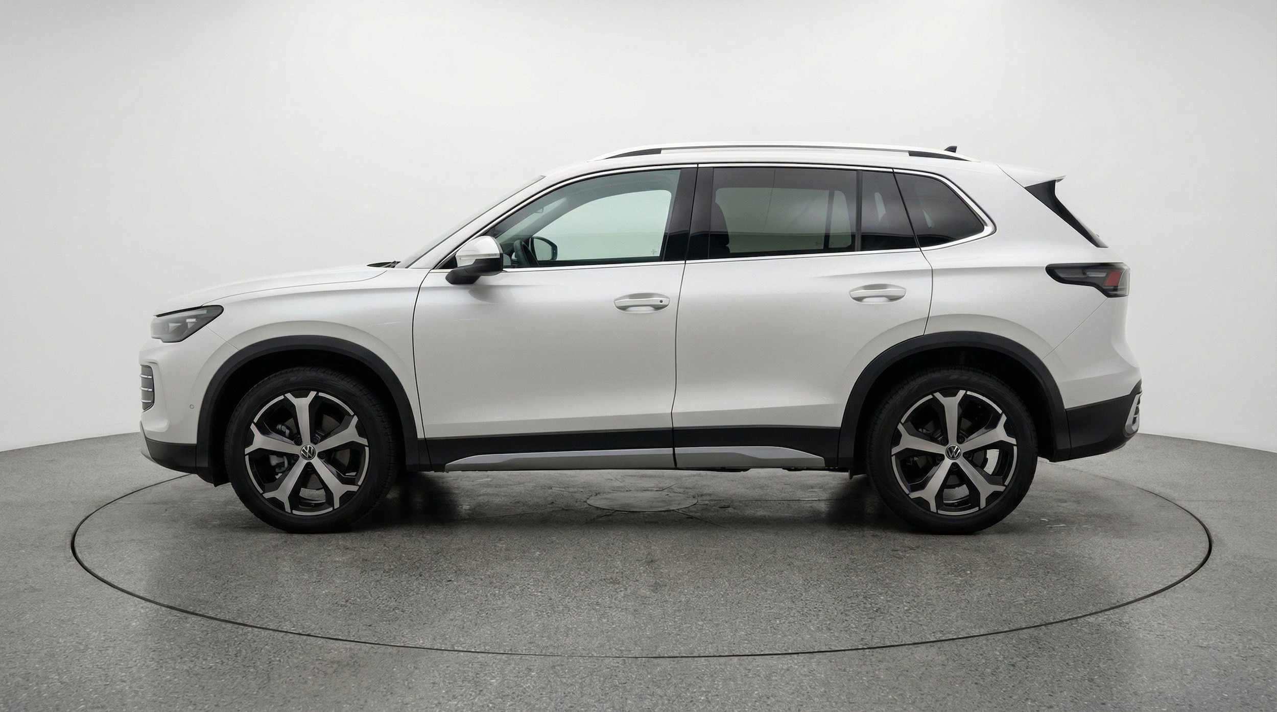 Thumbnail: 2026 Volkswagen Tiguan - 5