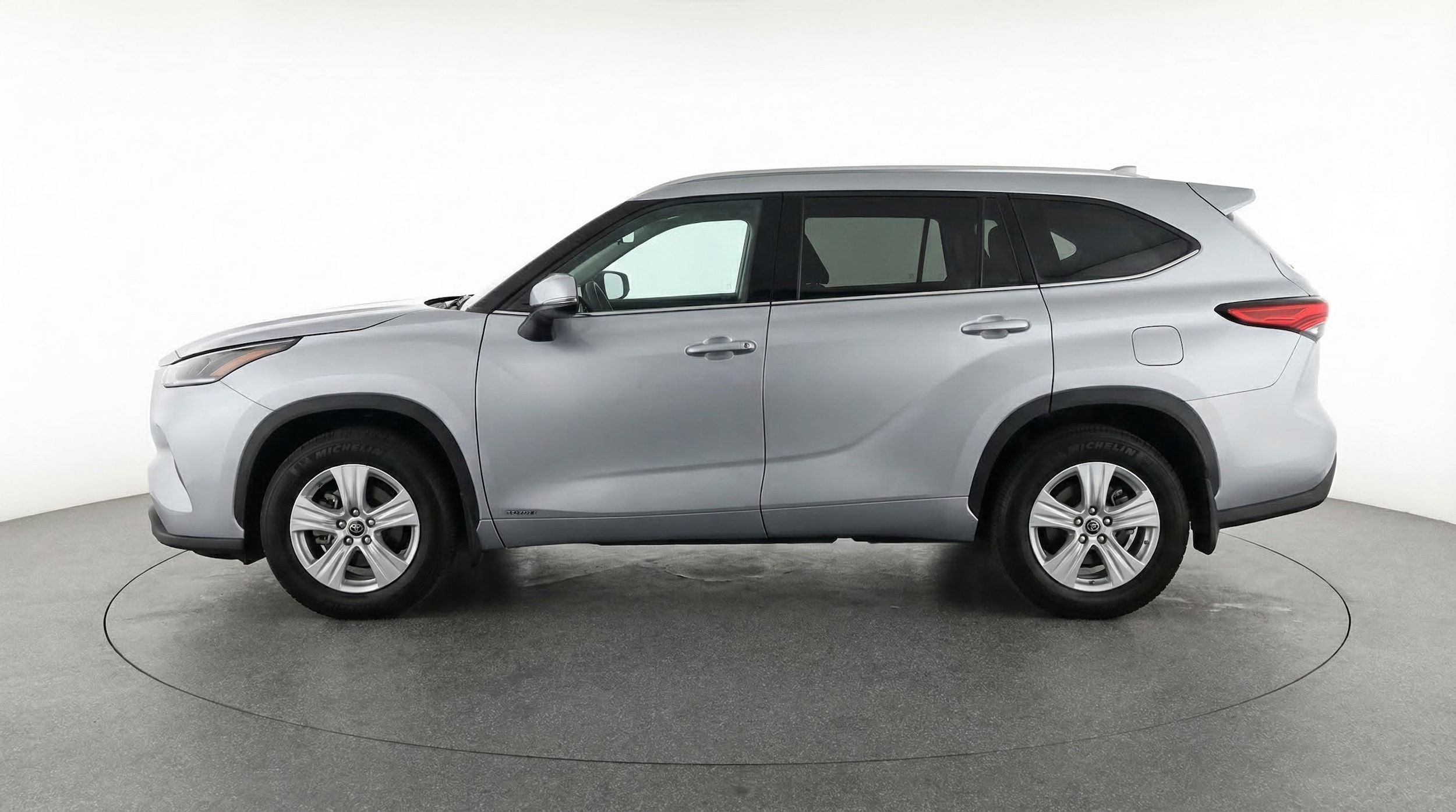 Thumbnail: 2025 Toyota Highlander - 4