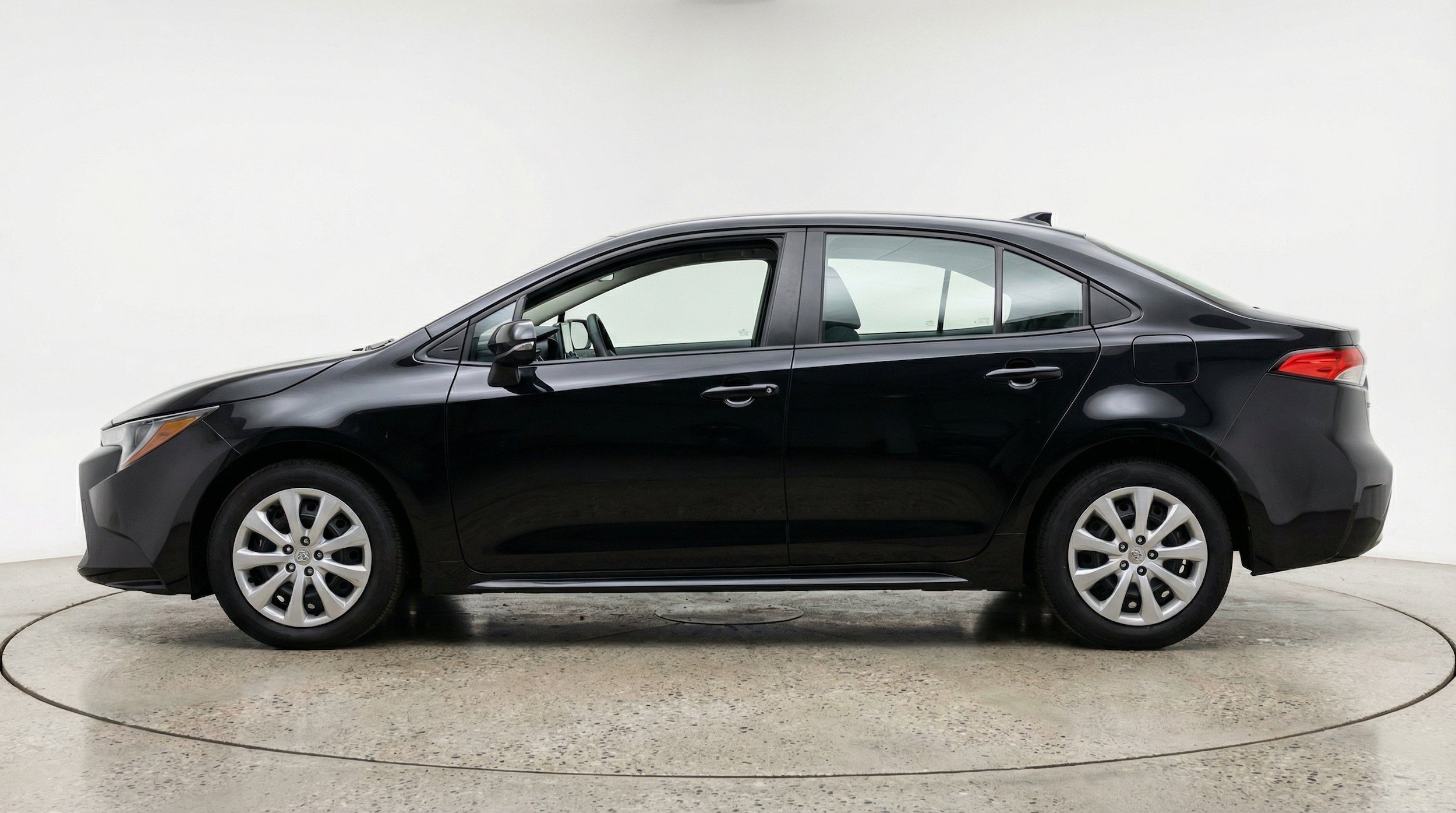 Thumbnail: 2025 Toyota Corolla - 5