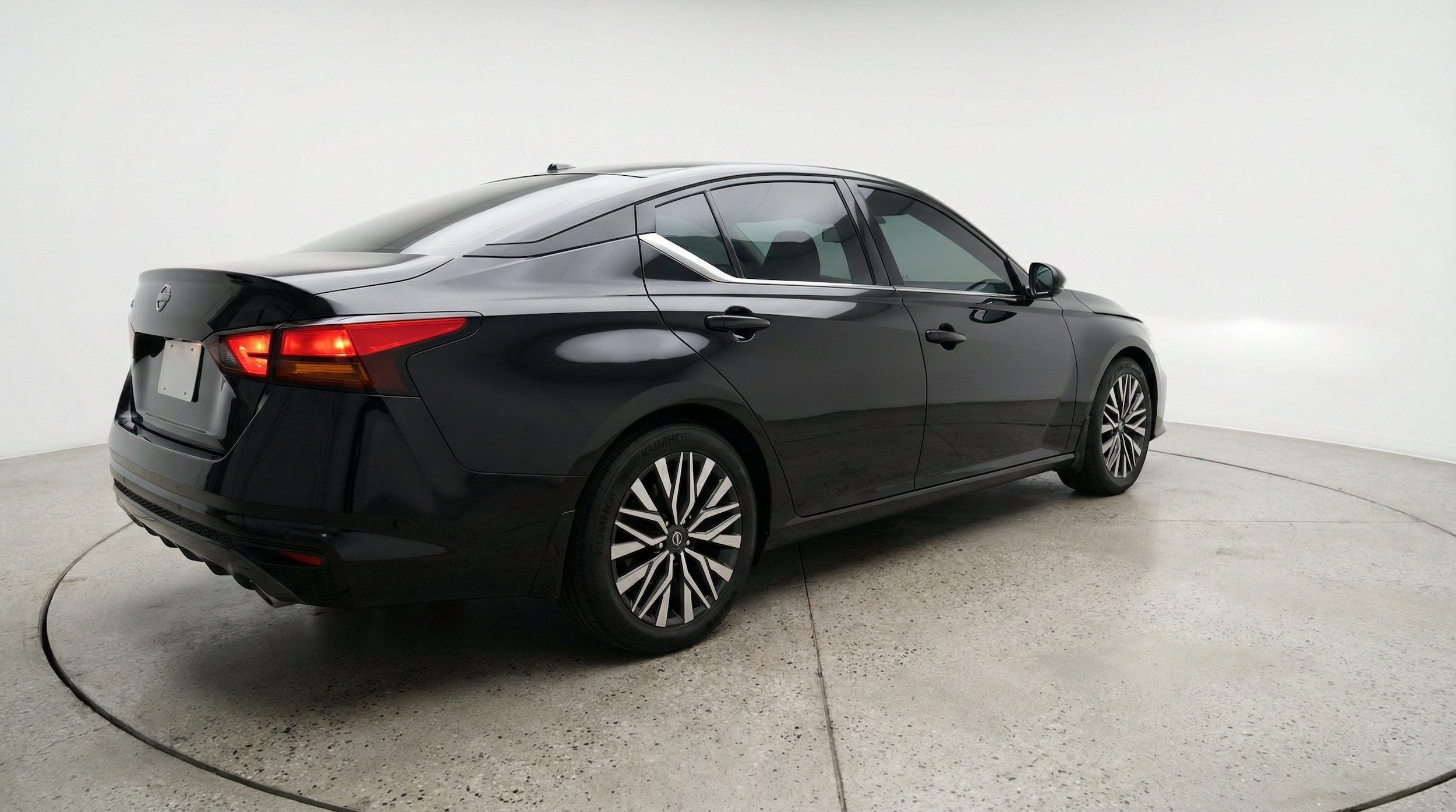 Thumbnail: 2025 Nissan Altima - 9