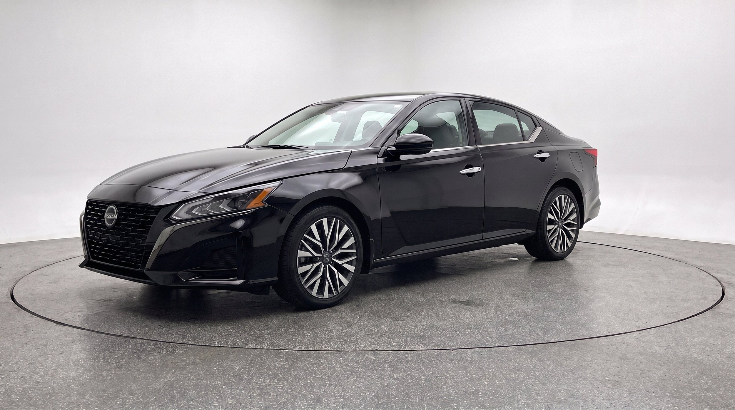 Thumbnail: 2025 Nissan Altima - 3