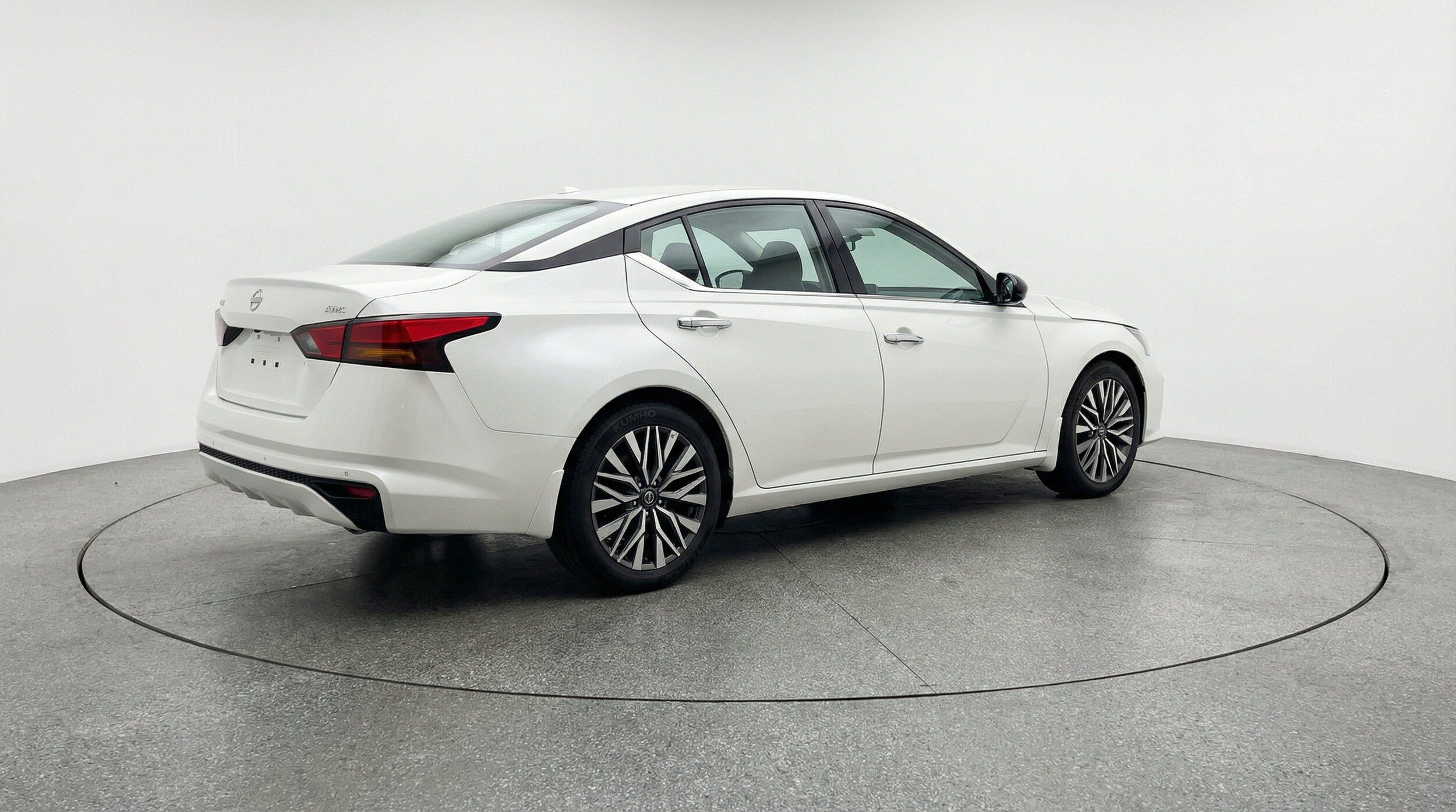 Thumbnail: 2025 Nissan Altima - 9