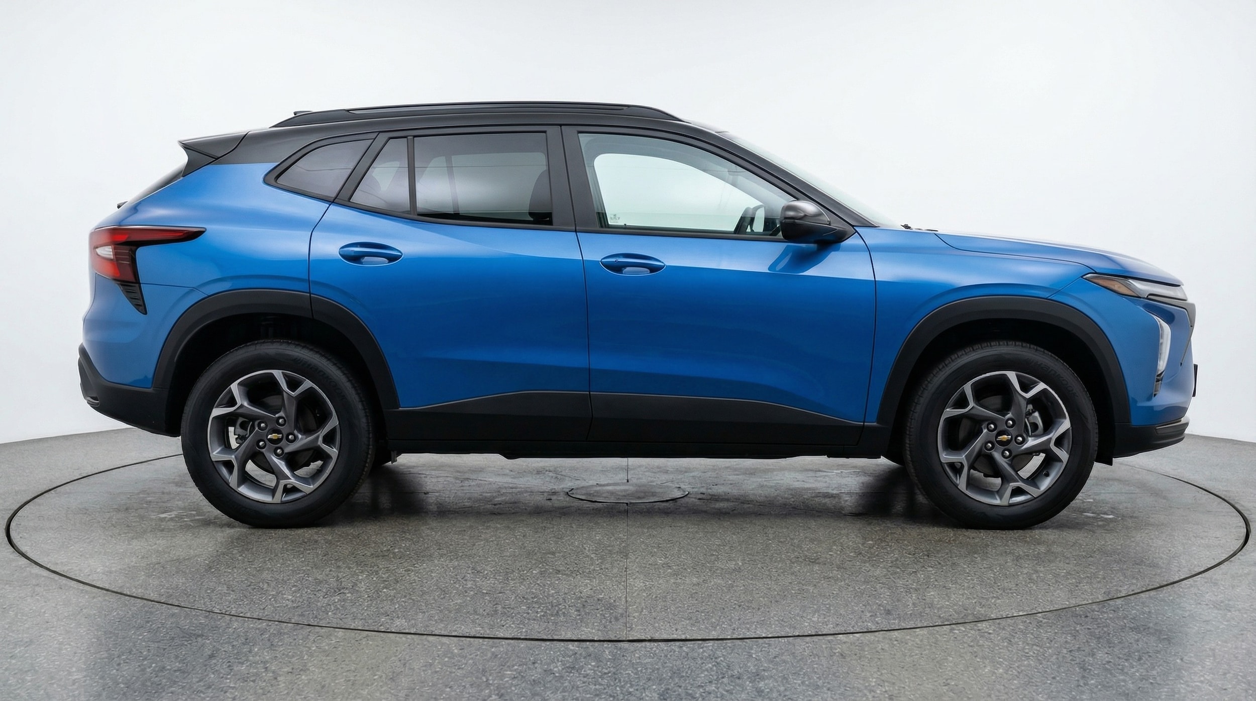 Thumbnail: 2025 Chevrolet Trax - 8