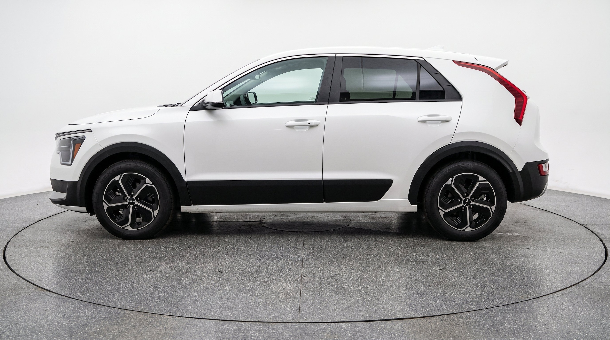 Thumbnail: 2026 Kia Niro - 5