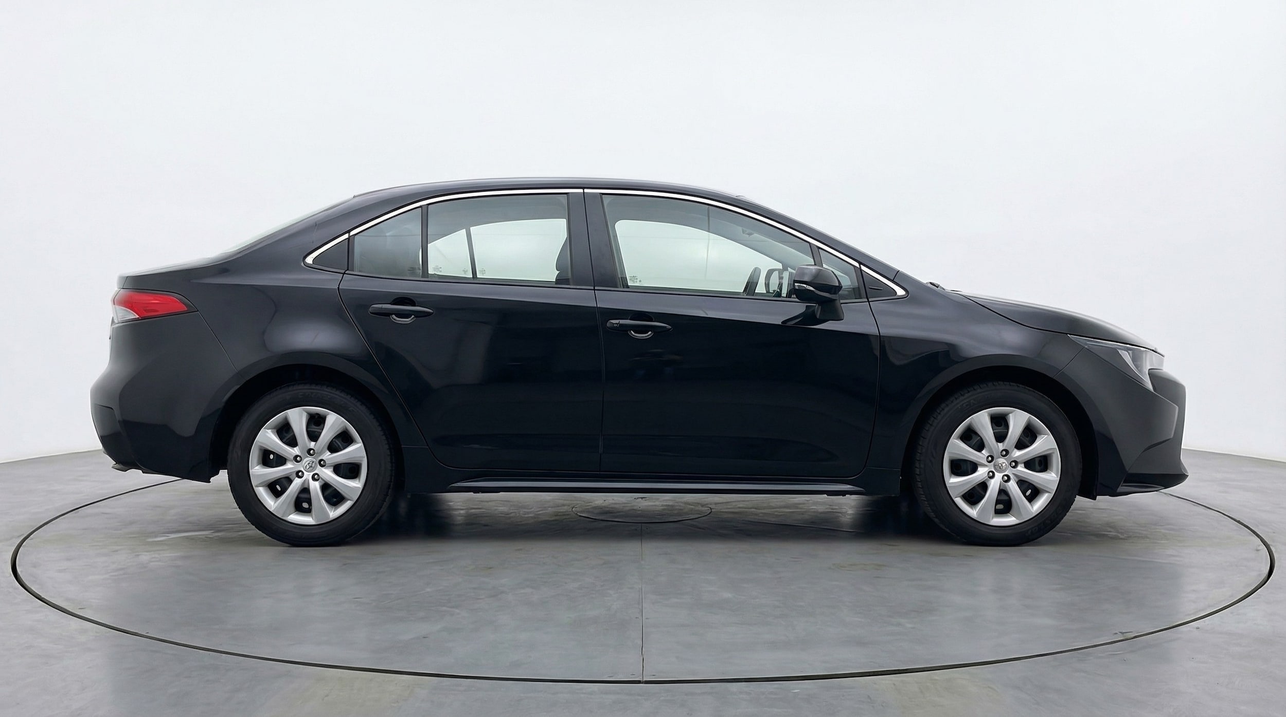 Thumbnail: 2025 Toyota Corolla - 8