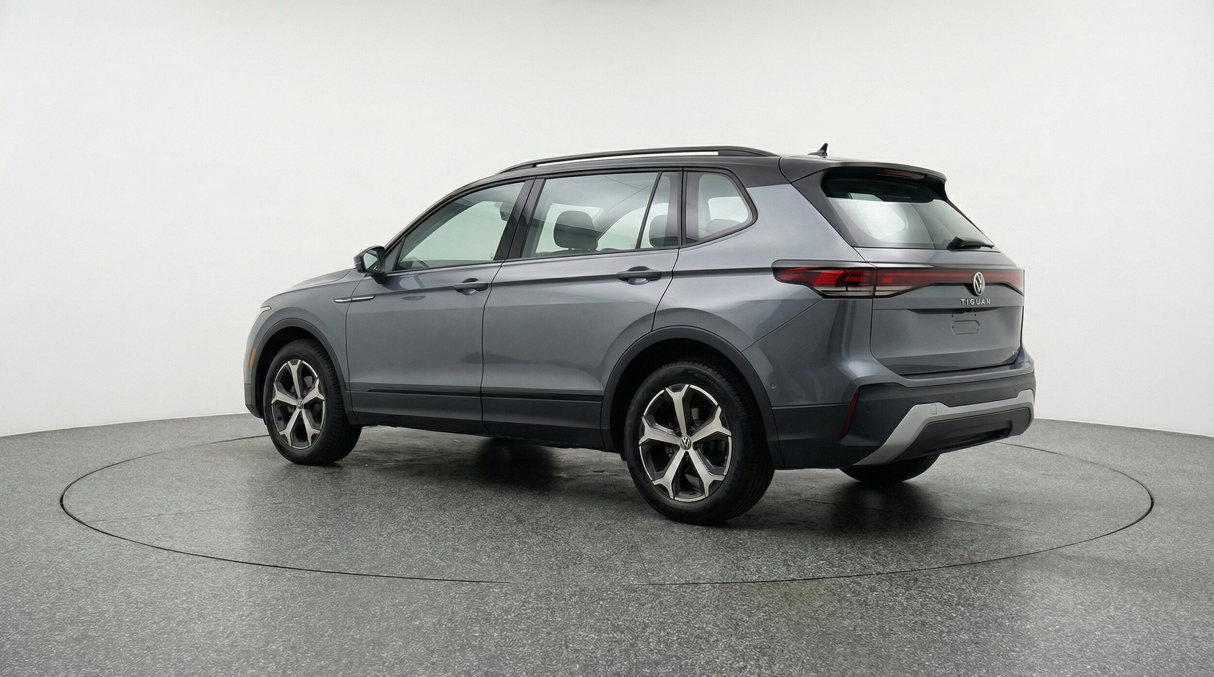 Thumbnail: 2026 Volkswagen Tiguan - 6