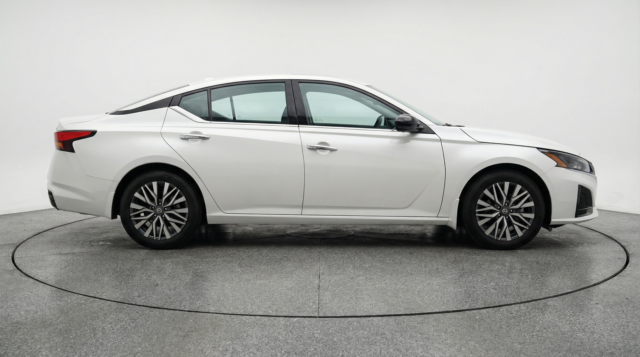 Thumbnail: 2025 Nissan Altima - 8