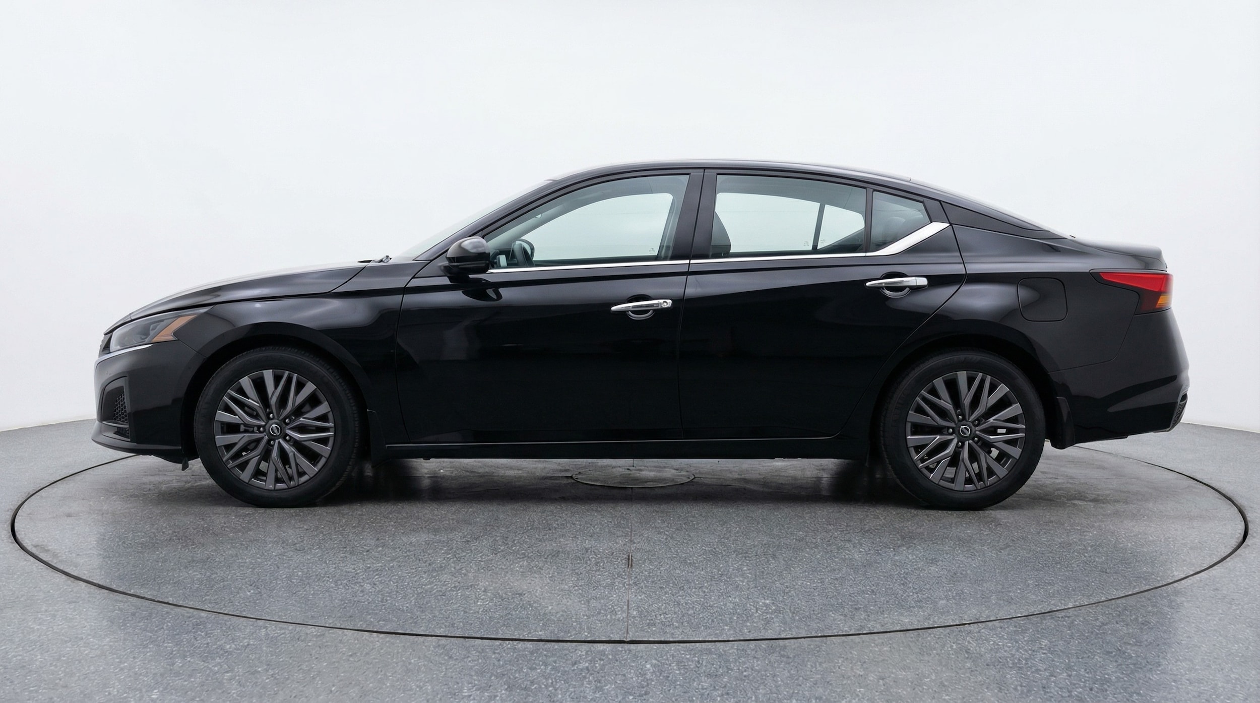 Thumbnail: 2025 Nissan Altima - 4