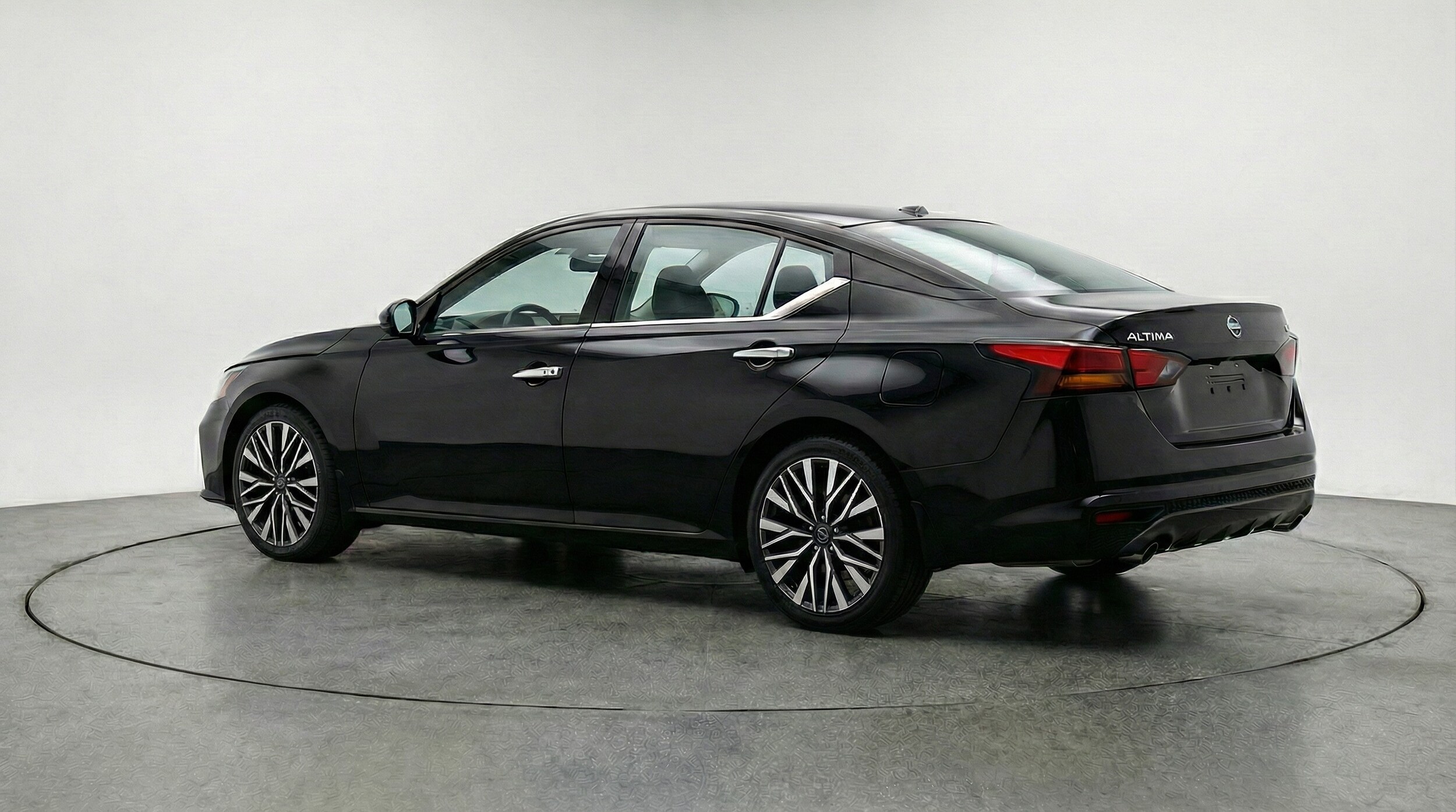 Thumbnail: 2025 Nissan Altima - 5