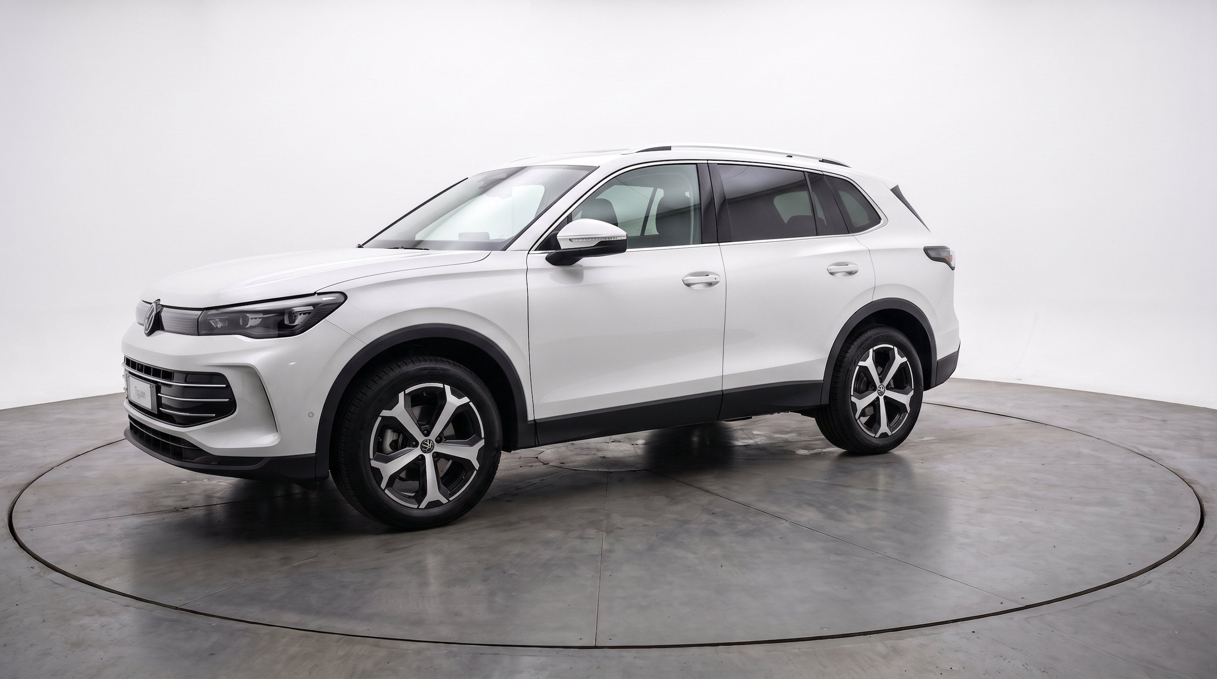 Thumbnail: 2026 Volkswagen Tiguan - 3