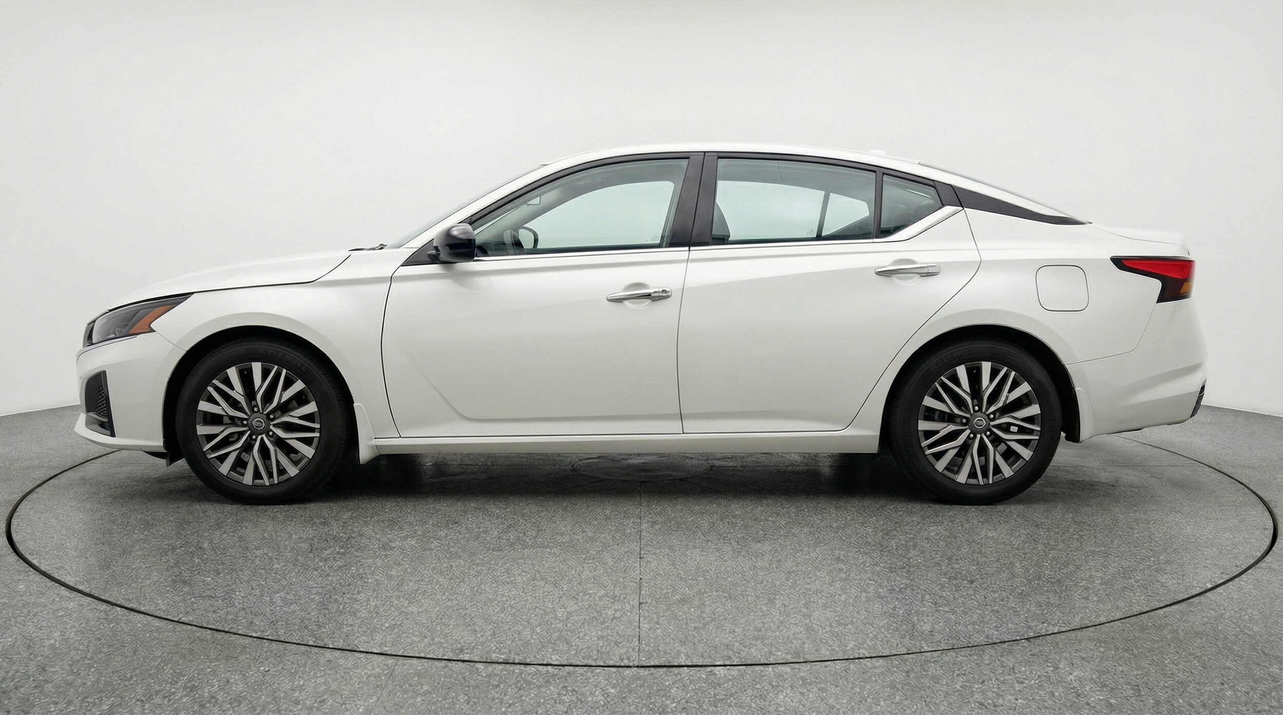 Thumbnail: 2025 Nissan Altima - 4