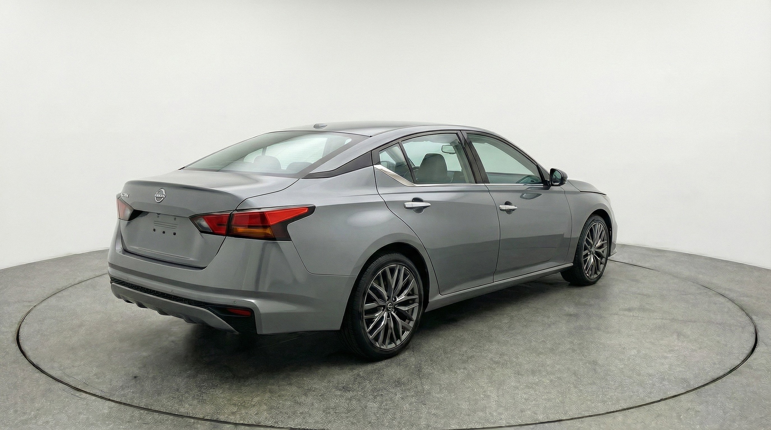 Thumbnail: 2025 Nissan Altima - 9