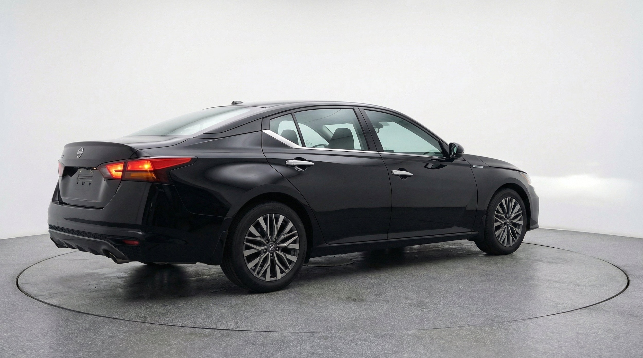 Thumbnail: 2025 Nissan Altima - 9