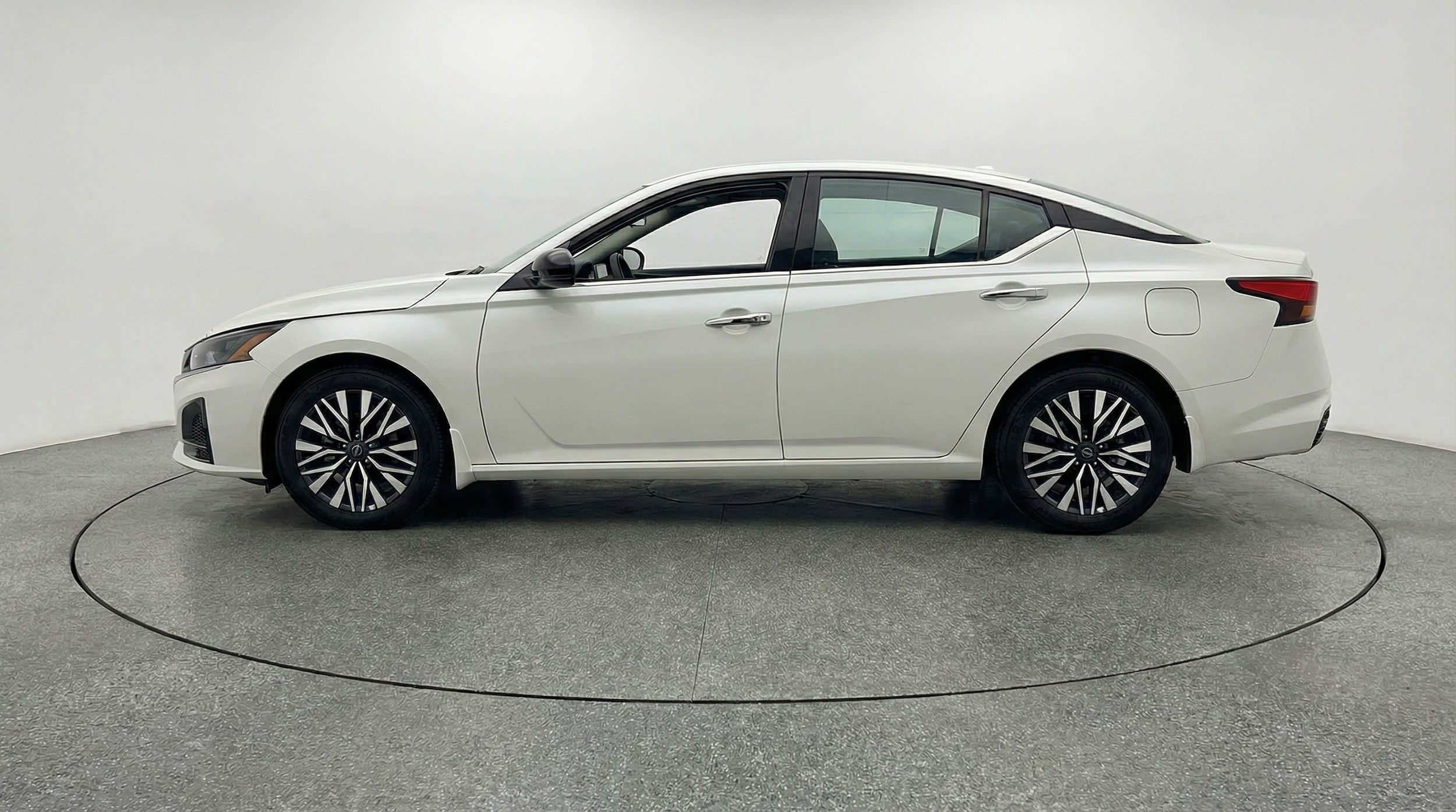 Thumbnail: 2025 Nissan Altima - 4