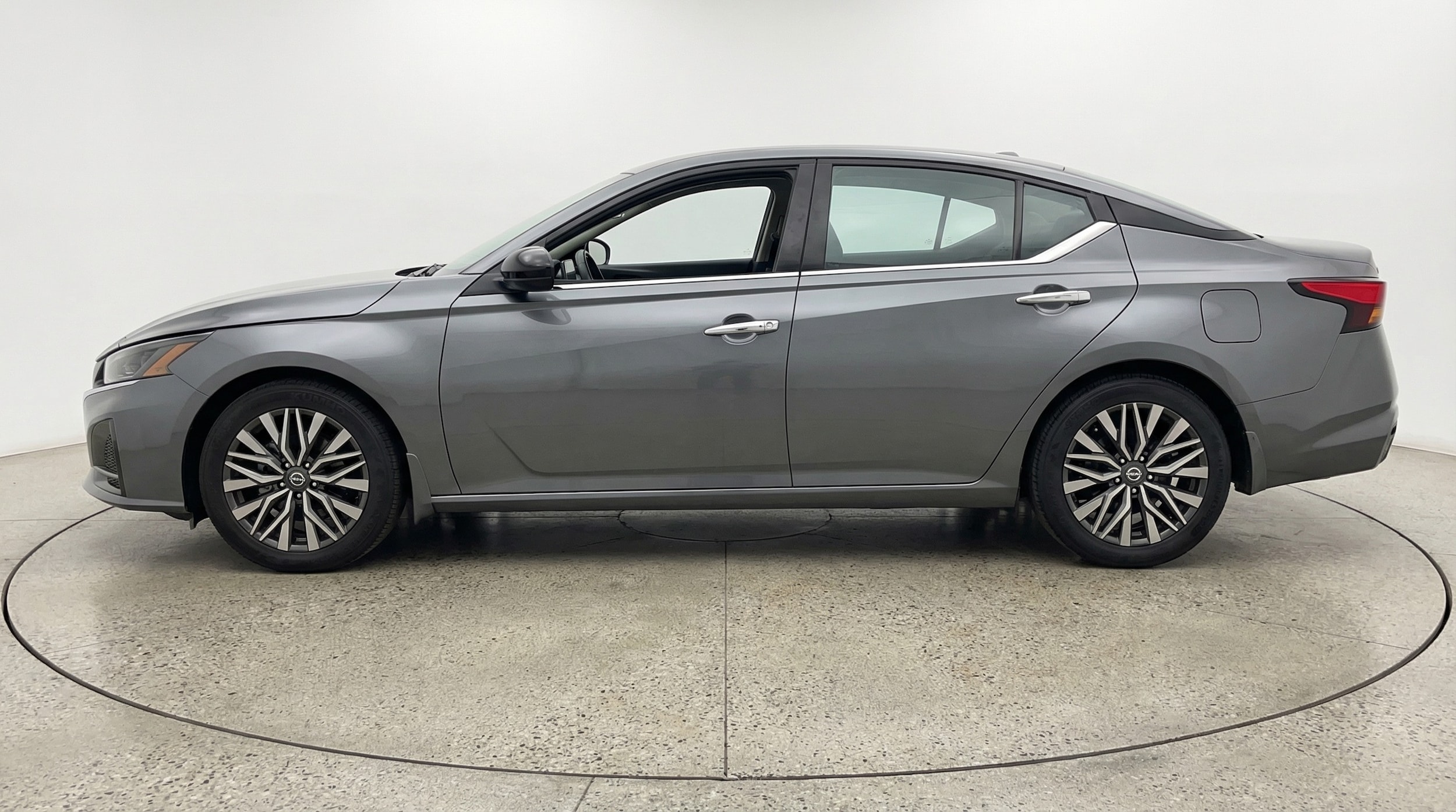 Thumbnail: 2025 Nissan Altima - 4