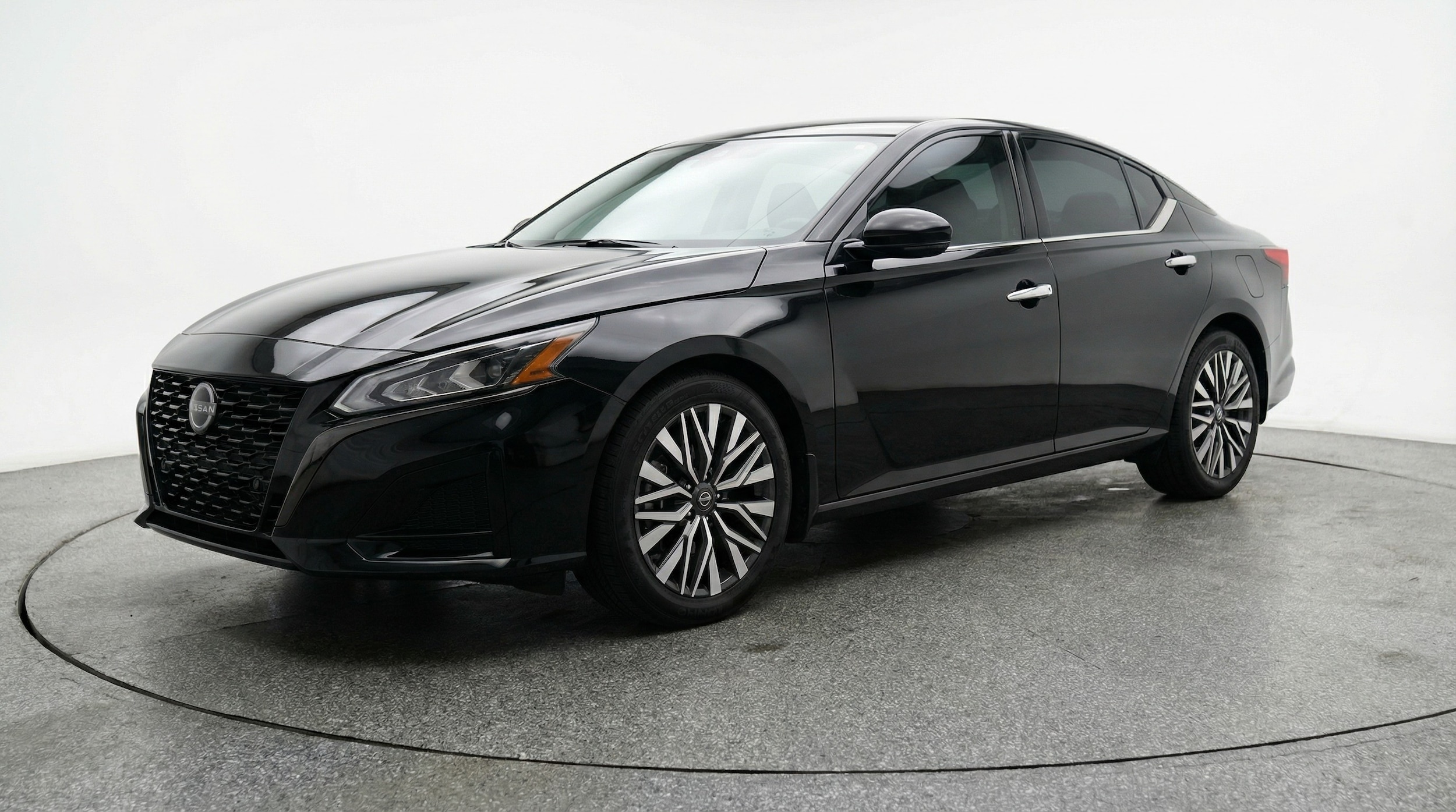 Thumbnail: 2025 Nissan Altima - 3